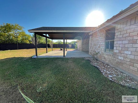 3rd image of 844 Pinemore Dr