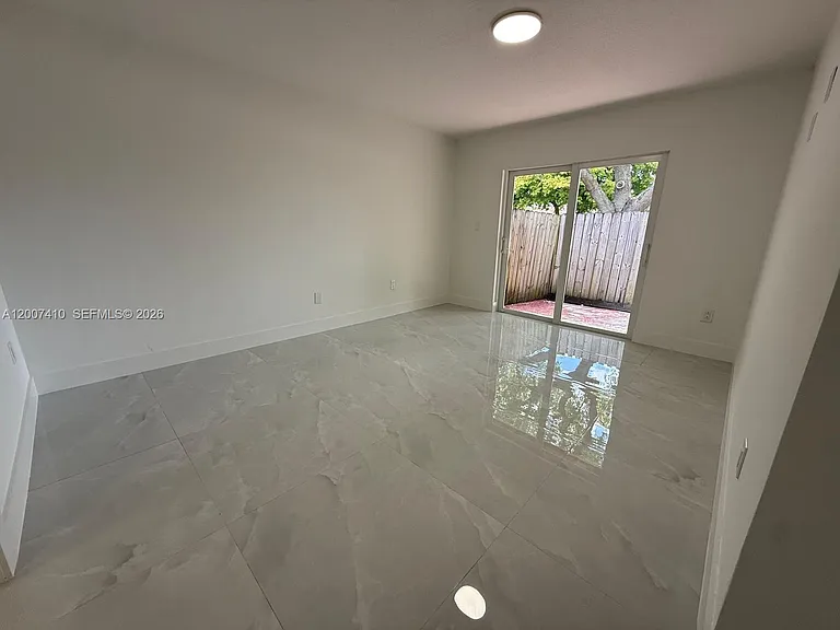 10058 SW 156th Ct — Photo 9