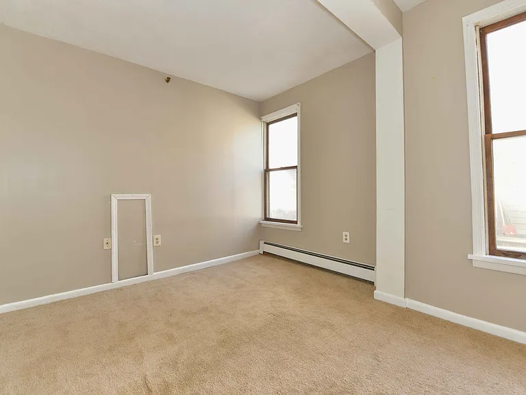 129 Green St #2 — Photo 14