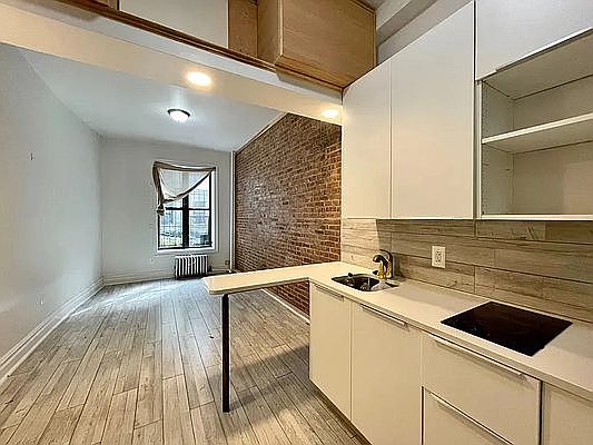 5th image of 9 W 107th St #1F