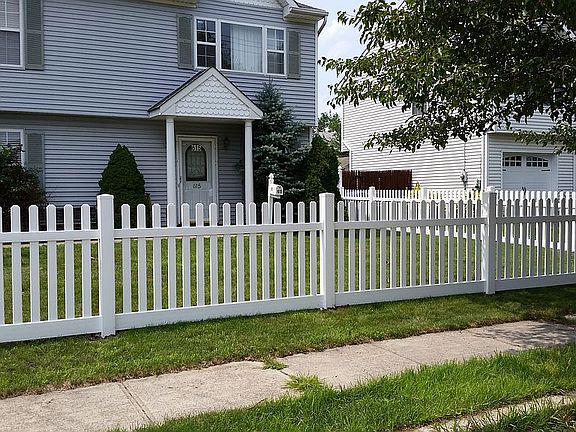 5th image of 615 Bamford Ave