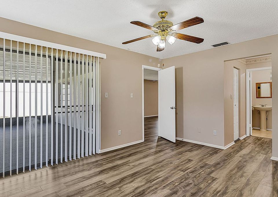 1st image of 10004 Brightfield Ct