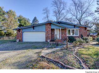402 Ledlie St, Dawson, IL 62520