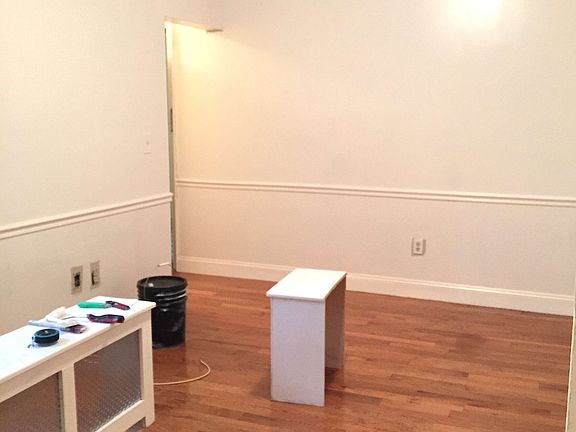 3rd image of 220 E 18th St #44