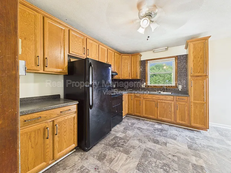 530 Highland Ave — Photo 6