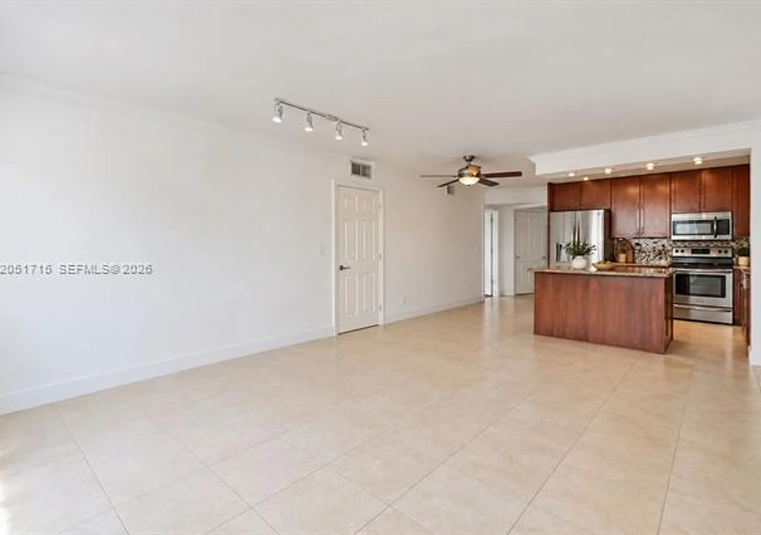1801 S Treasure Dr cu-421, North Bay Village, FL 33141 — Photo 4
