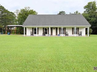 45244 Friendly Ln, Saint Amant, LA 70774