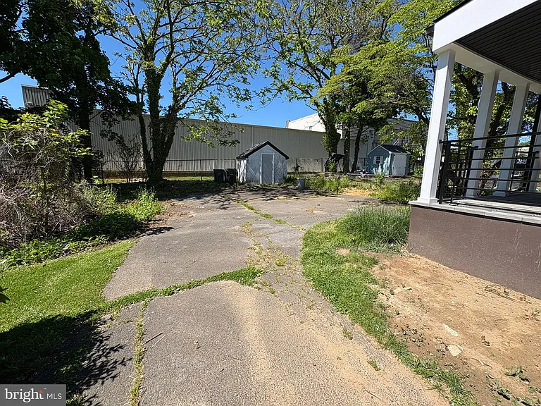 2344 Hamilton Ave — Photo 29