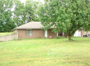 187 Southside Ln, Marshfield, MO 65706