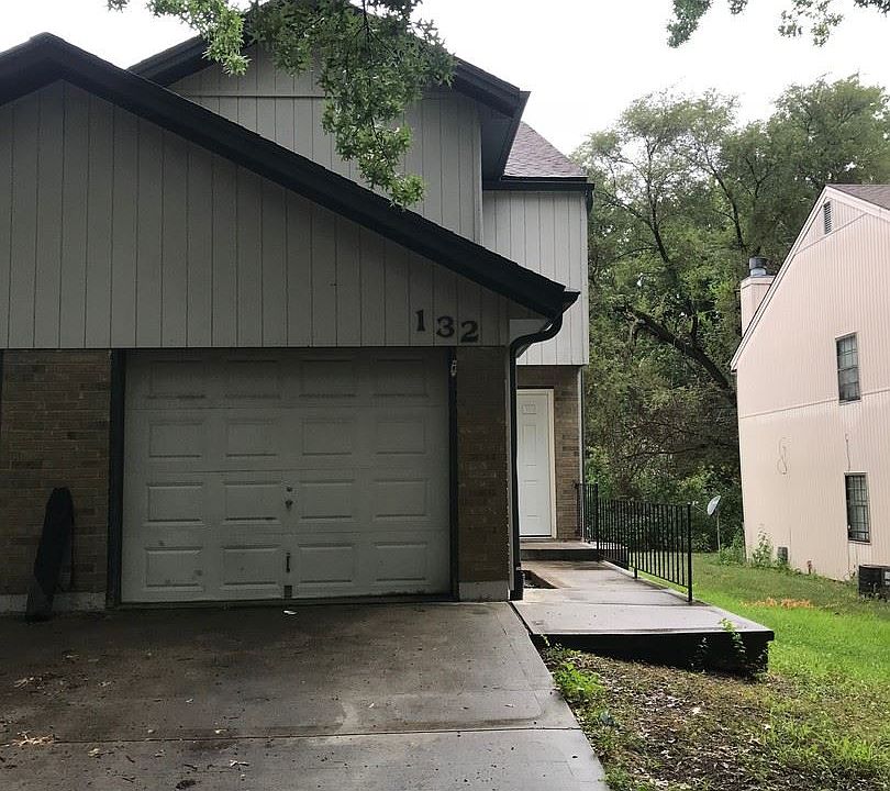1st image of 132 SW Oxford Pl #132