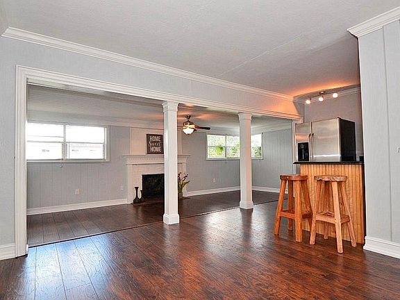 3rd image of 1403 Christy Ave