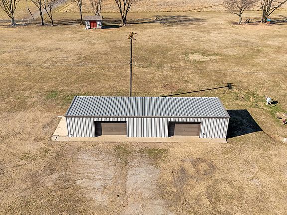 3rd image of 21507 S Highway 69