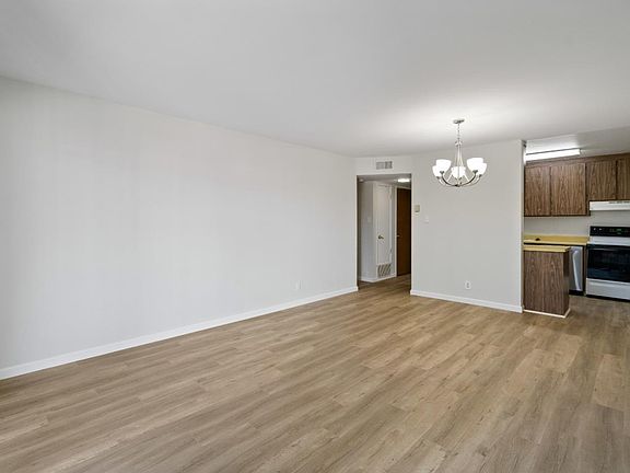 5th image of 1501 Chapin Ave