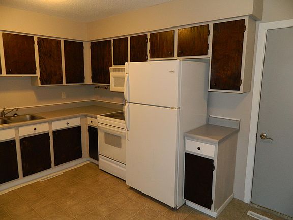 5th image of 1004 Oleson Dr SE