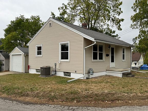 3rd image of 128 Diamond Ct