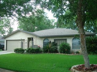 220 Dogwood St, Lake Jackson, TX 77566