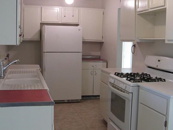 5th image of 1607 S Bristol Ave