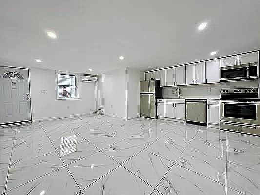 1st image of 2832 W 15th St #2D