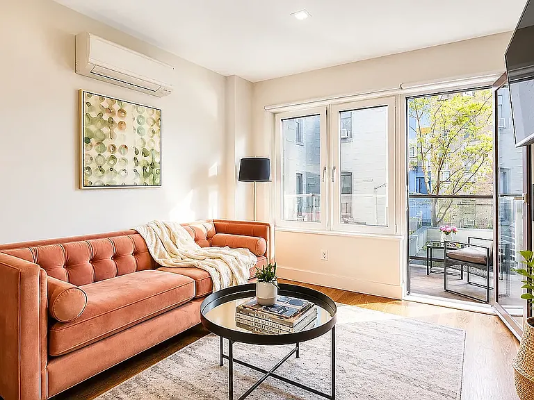 219 S 3rd St #2R — Photo 4