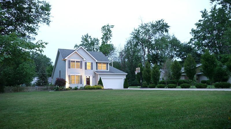 1st image of 113 Lakeview Dr