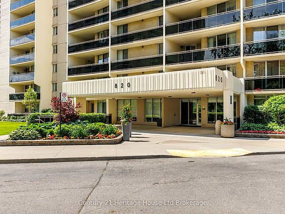 2nd image of 820 Burnhamthorpe Rd #409