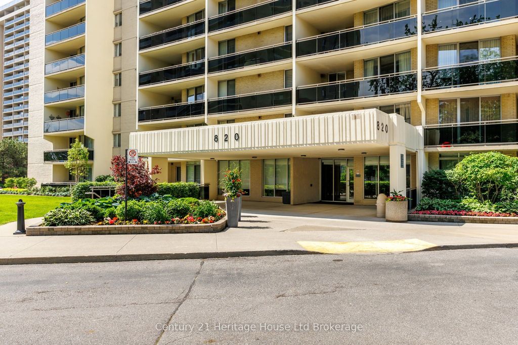 820 Burnhamthorpe Rd #409, Toronto, ON - View 2