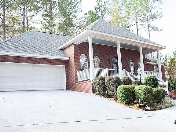 3rd image of 51 Courtland Dr
