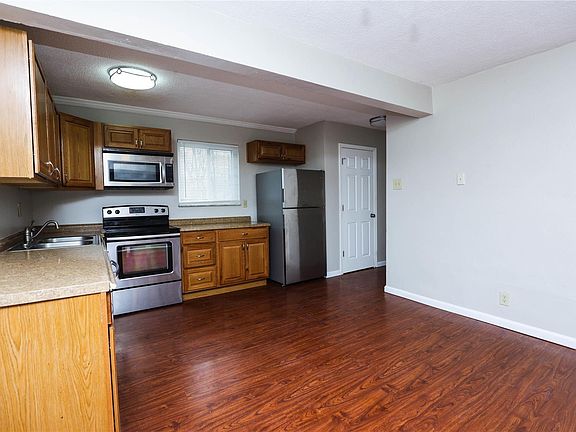 4th image of 4227 W Executive Dr