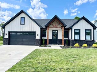 7612 W Saddle Gate Dr, Bloomington, IN 47404