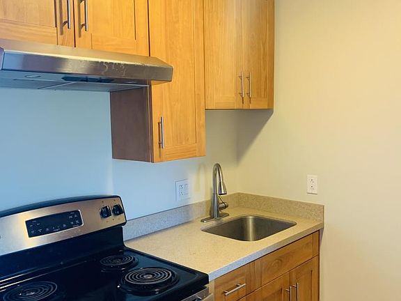 3rd image of 348 4th Ave APT 20