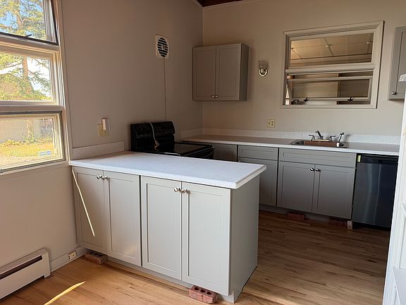 5th image of 7931 Stuart Pl