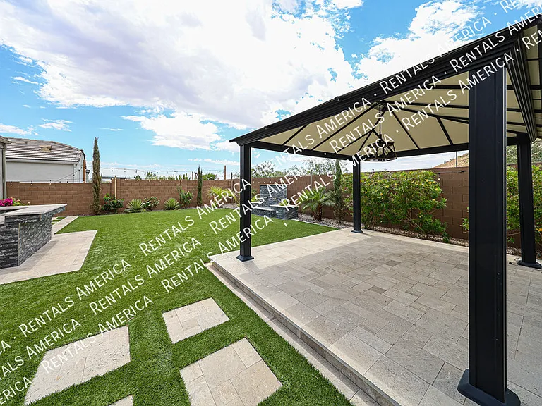 1829 E Saguaro Park Ln — Photo 97
