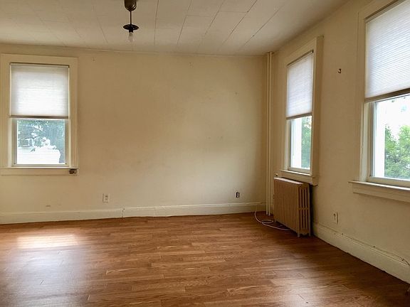 2nd image of 350 Humboldt St #1