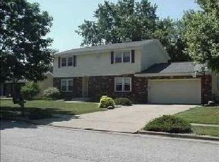 2621 Hall Ct, Bloomington, IL 61704