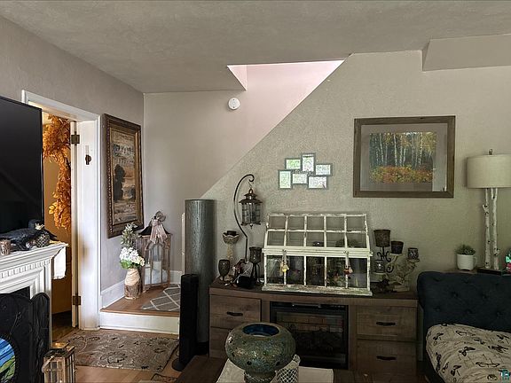 4th image of 2130 E 11th Ave