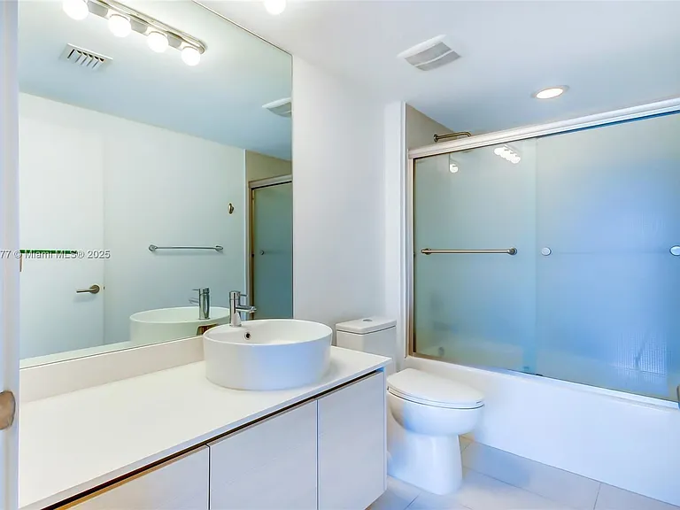 4250 Biscayne Blvd #918 — Photo 23