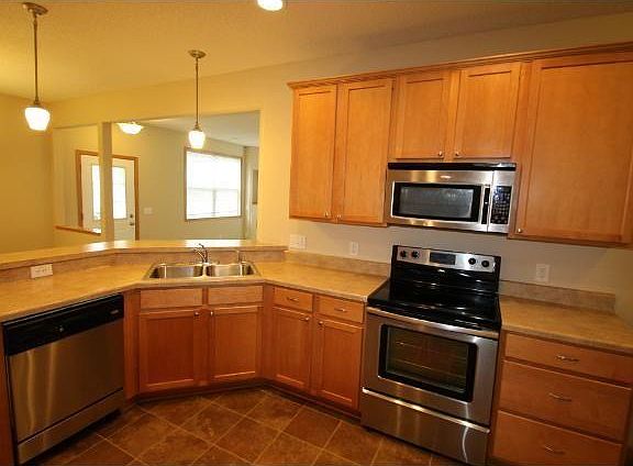 3rd image of 15652 Emerald Dr N