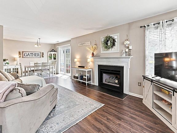 3rd image of 3108 Ebbtide Ln