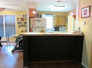 39 Mallard Ct, Three Bridges, NJ 08887