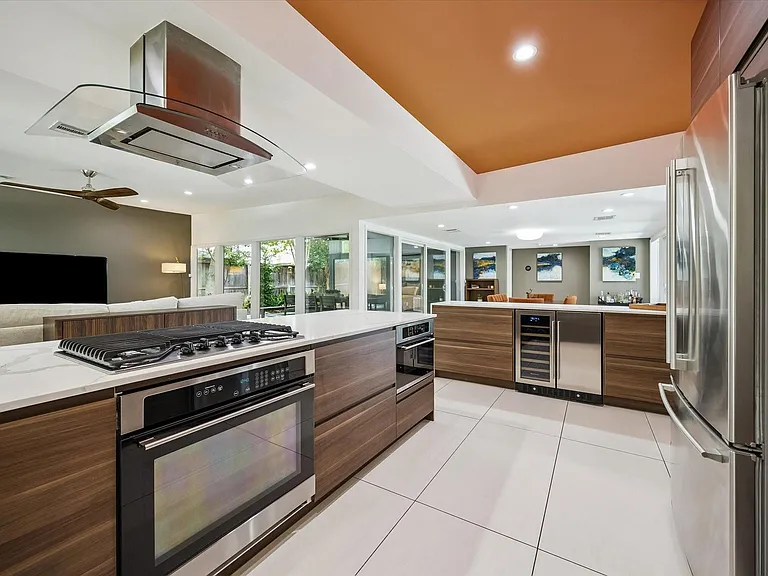 9769 Oak Point Dr — Photo 11