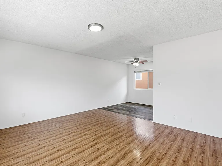 6640 Darby Ave — Photo 47