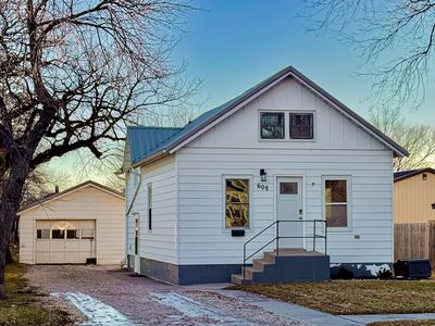 608 W 1st Ave, Miller, SD, 57362