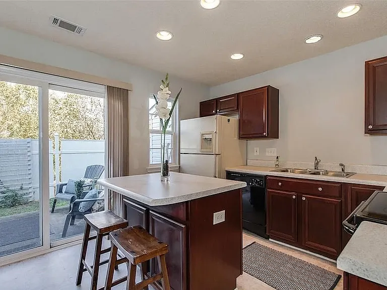 17121 Greenlawn Hills Ct — Photo 11