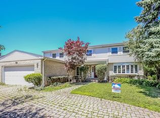 2006 E Robinhood Ln, Arlington Heights, IL 60004