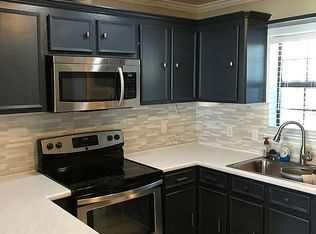 719 W 10th St, Freeport, TX 77541