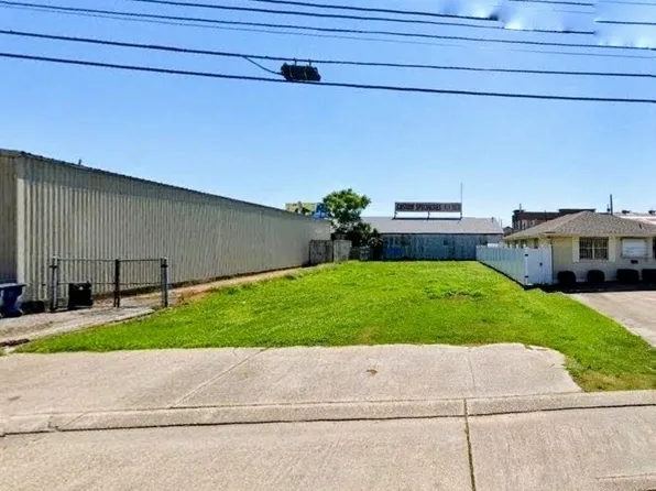 2829 Athania Pkwy, Metairie, LA 70002