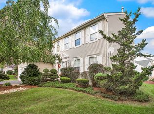 2 Crocus Ln, Newtown, PA