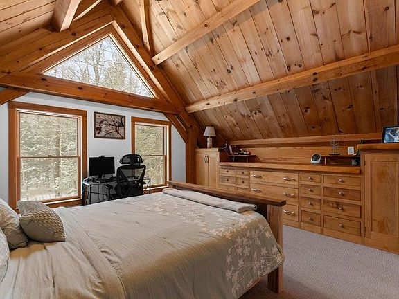 4th image of 42 Pine Knoll Road