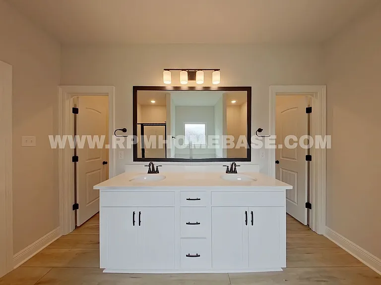 2700 Louise Dr — Photo 11