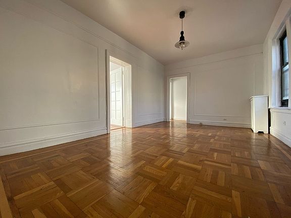 4th image of 731 W 183rd St APT 5L
